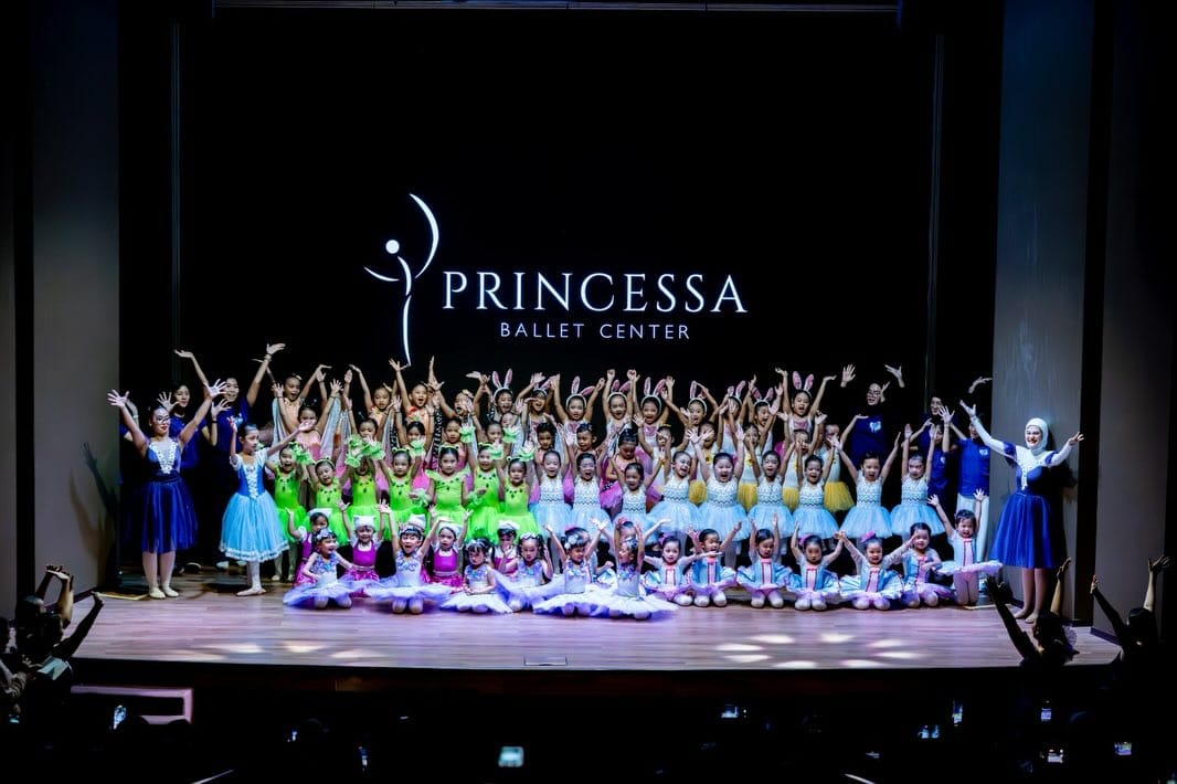 Princessa students on stage at Gedung Kesenian Jakarta